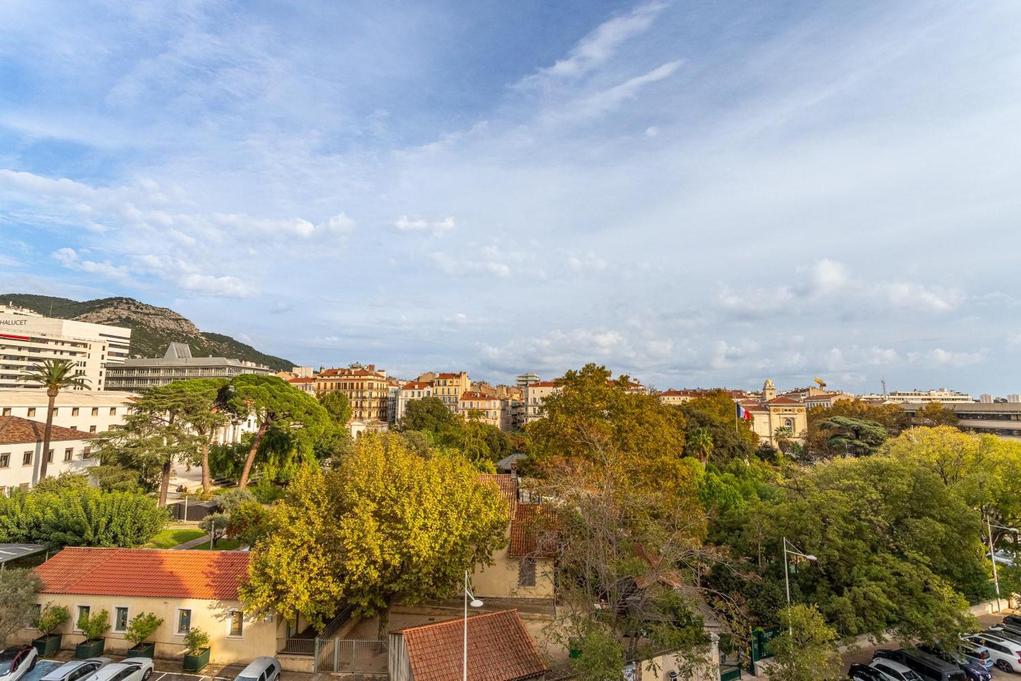 Toulon * Toulon